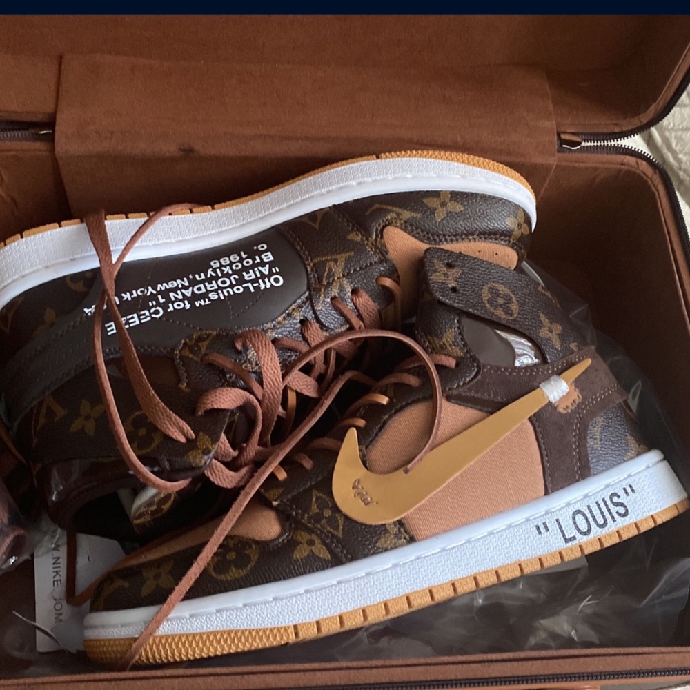 Shoes - Picture 1 of 5